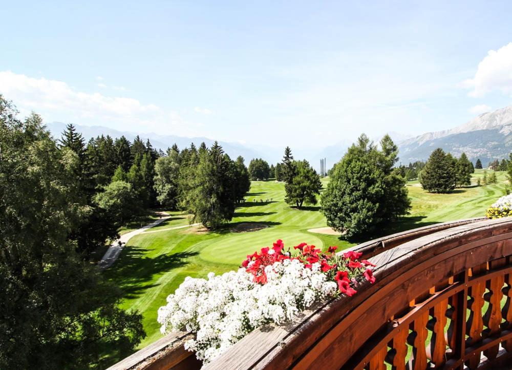 Grand Hotel Du Golf & Palace Crans-Montana Exterior foto